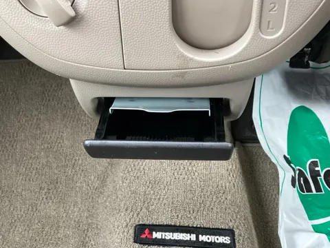 Mitsubishi Minicab Van