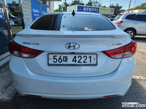 Hyundai Elantra (Avante)
