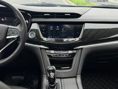Cadillac XT6