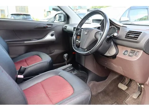 Toyota iQ