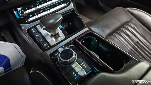 Genesis G90 (EQ900)
