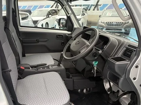 Nissan Clipper Truck