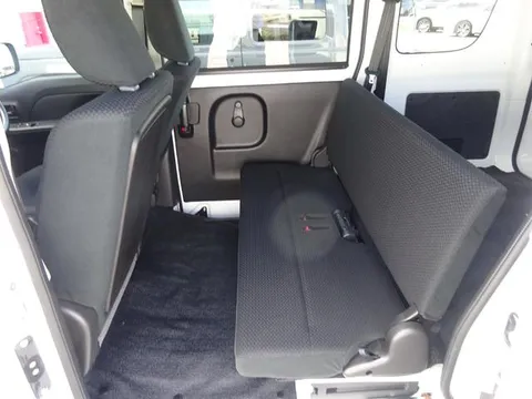 Nissan Clipper Van