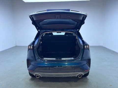 Lynk & Co 06
