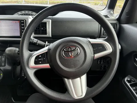 Toyota Pixis Mega