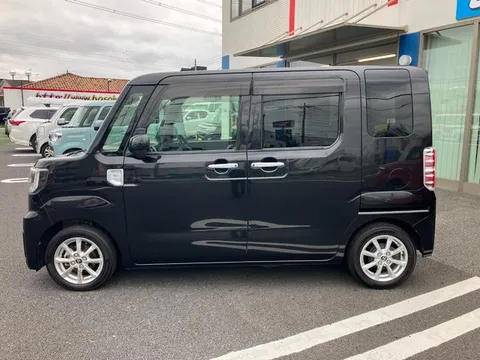 Toyota Pixis Mega