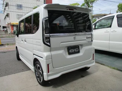 Suzuki Spacia