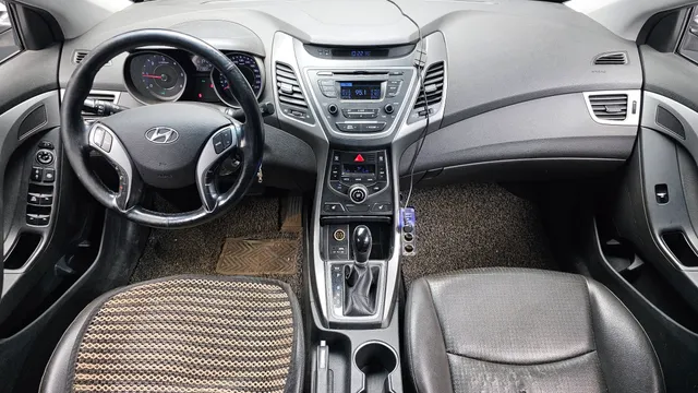 Hyundai Elantra (Avante)