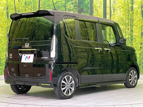 Honda N-BOX Custom
