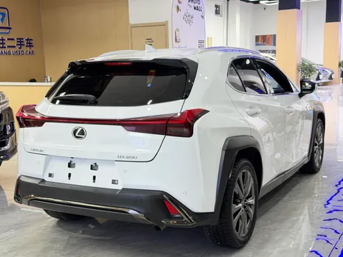 Lexus UX