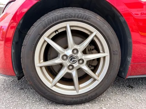Mazda MX-5 (Roadster)