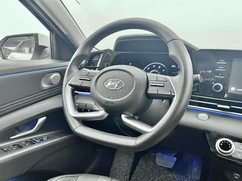 Hyundai Elantra (Avante)