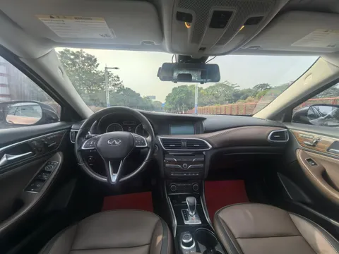 Infiniti QX30