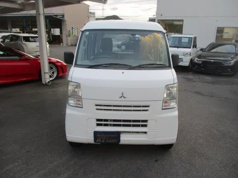 Mitsubishi Minicab Van