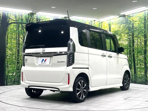 Honda N-BOX Custom