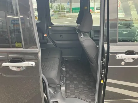 Toyota Pixis Mega