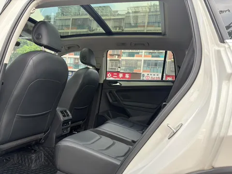 Volkswagen Tiguan L
