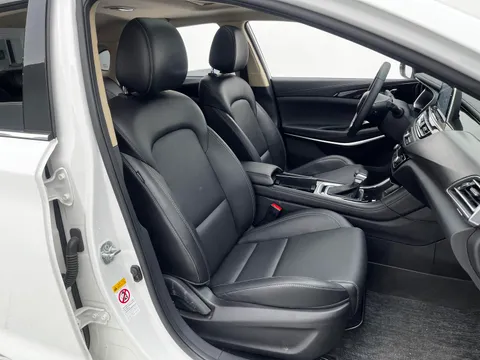 Changan Raeton CC
