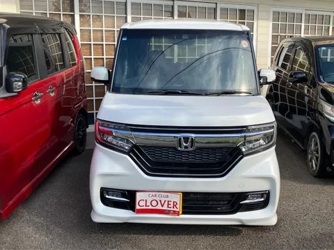 Honda N-BOX Custom
