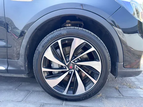 Hongqi HS7