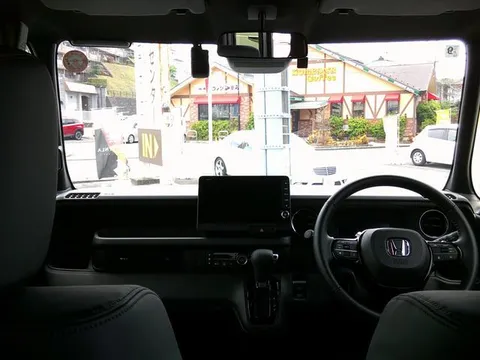 Honda N-BOX Custom