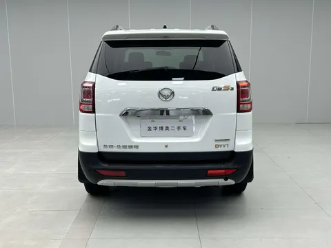 BAIC S3