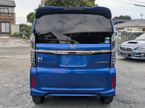 Honda N-BOX Custom