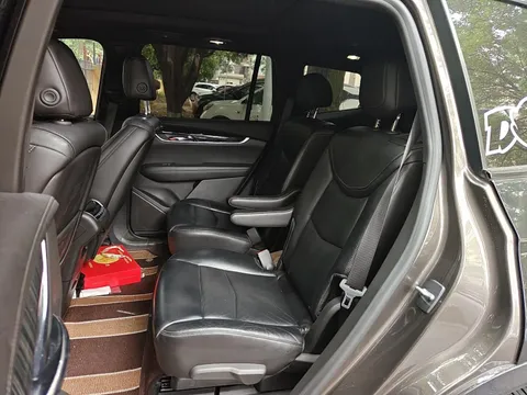 Cadillac XT6