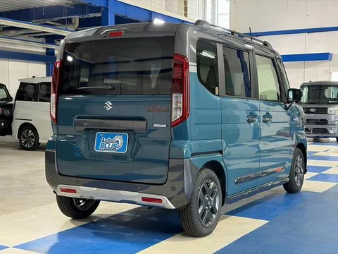 Suzuki Spacia Gear