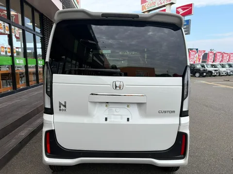 Honda N-BOX Custom