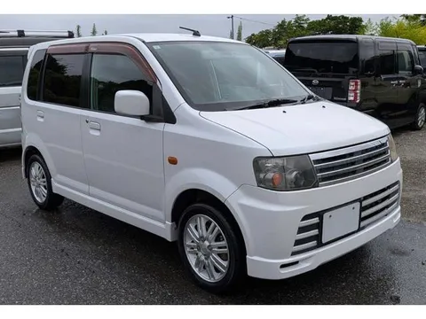 Nissan Otti