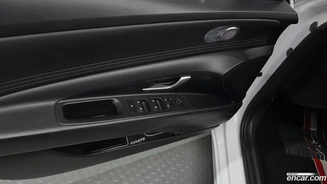 Hyundai Elantra (Avante)