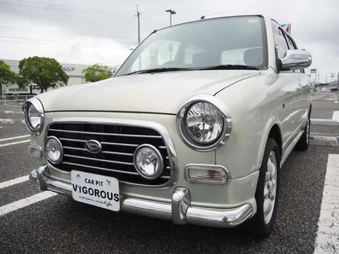 Daihatsu Mira Gino