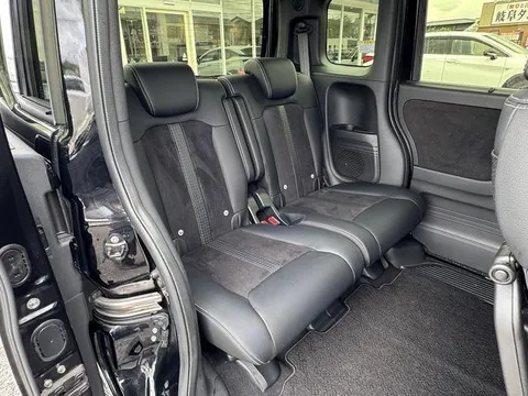 Honda N-BOX Custom
