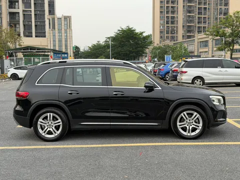 Mercedes-Benz Mercedes-Benz GLB