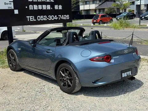 Mazda MX-5 (Roadster)