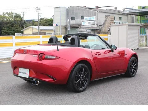 Mazda MX-5 (Roadster)