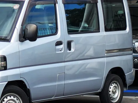 Nissan Clipper Van