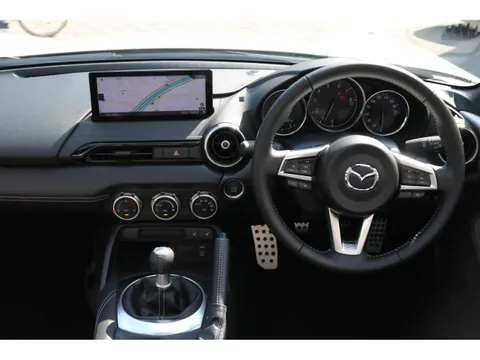 Mazda MX-5 (Roadster)