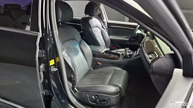 Genesis G90 (EQ900)