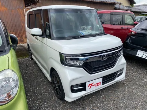 Honda N-BOX Custom