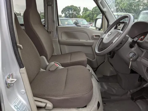 Nissan Clipper Van