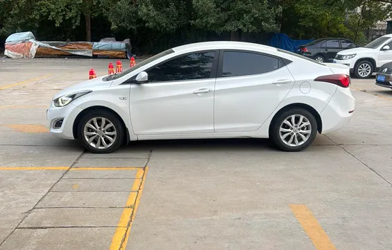 Hyundai Elantra (Avante)