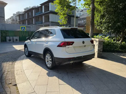Volkswagen Tiguan L