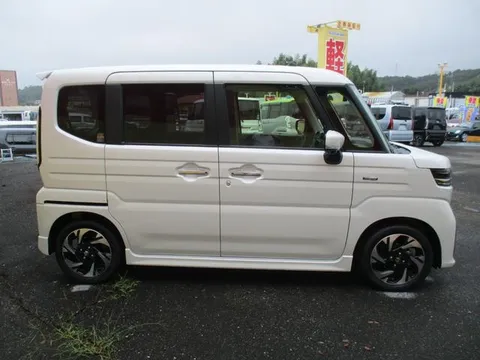 Suzuki Spacia Custom