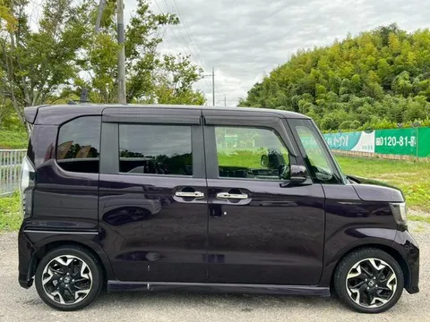 Honda N-BOX Custom