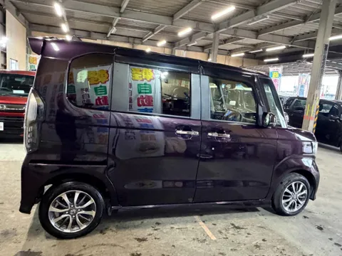 Honda N-BOX Custom