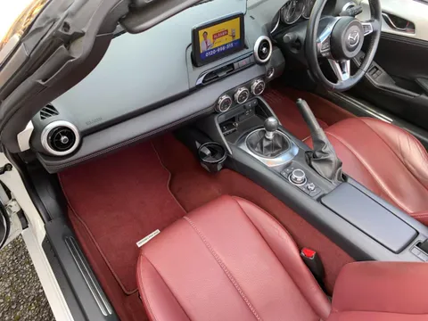 Mazda MX-5 (Roadster)