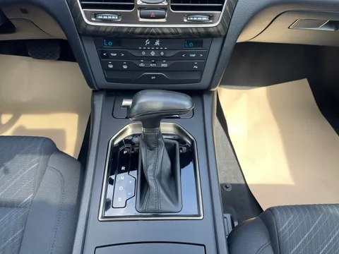 Hongqi H7