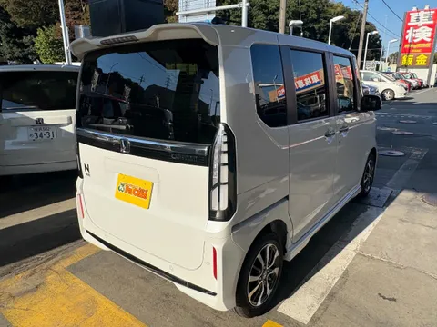Honda N-BOX Custom